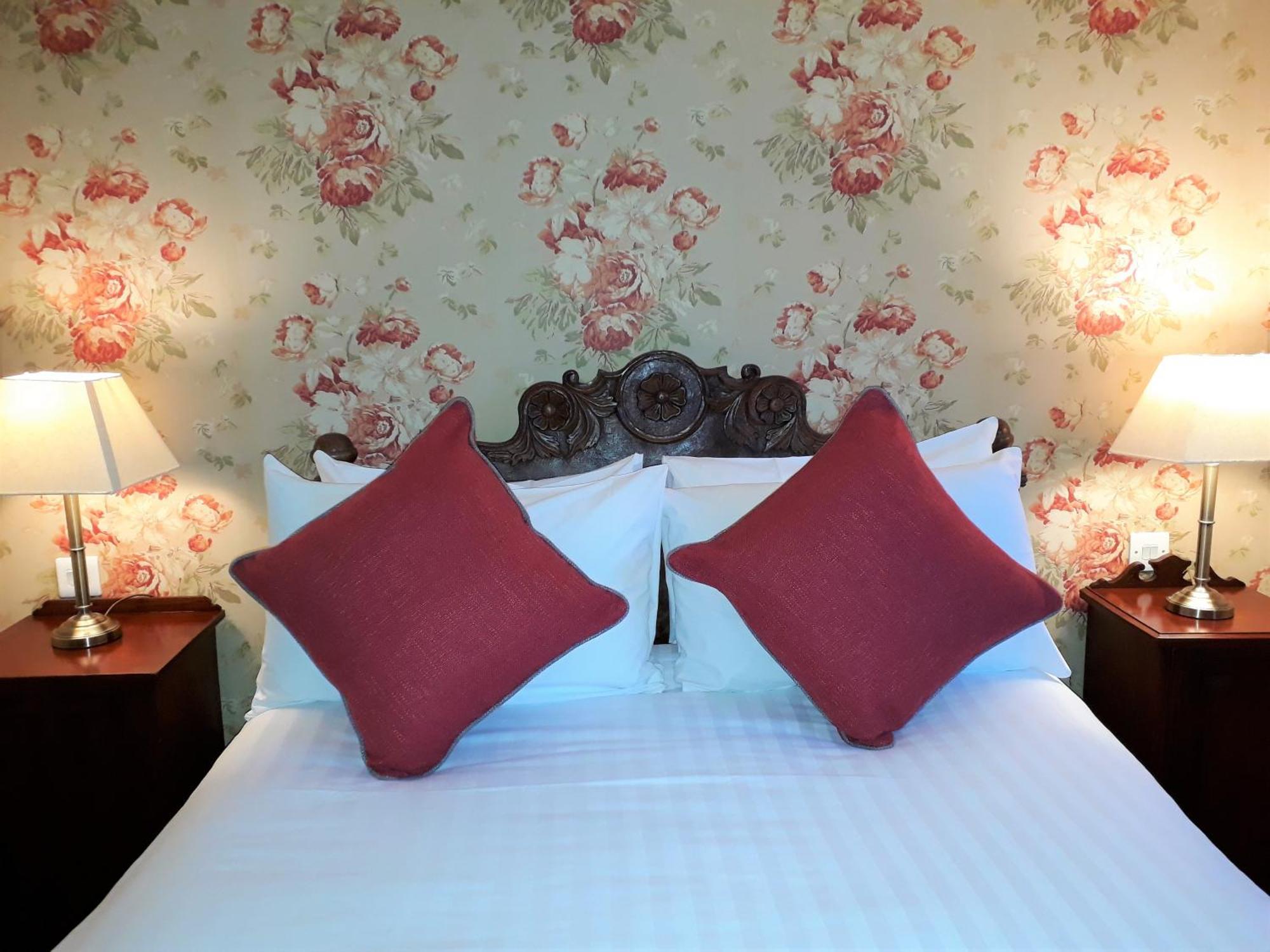 One Holyrood Hotel & Cafe Newport  Room photo