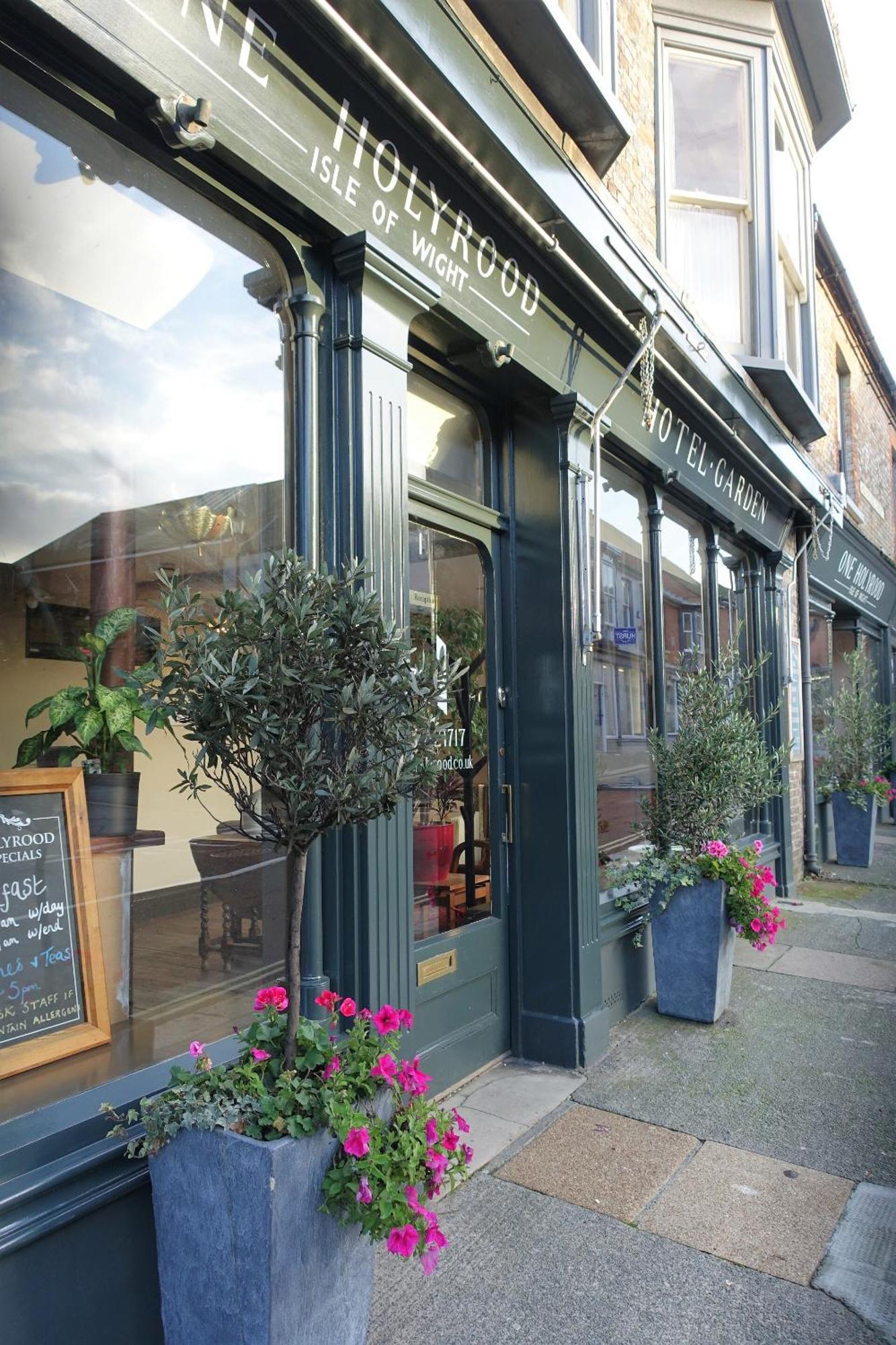 One Holyrood Hotel & Cafe Newport  Exterior photo