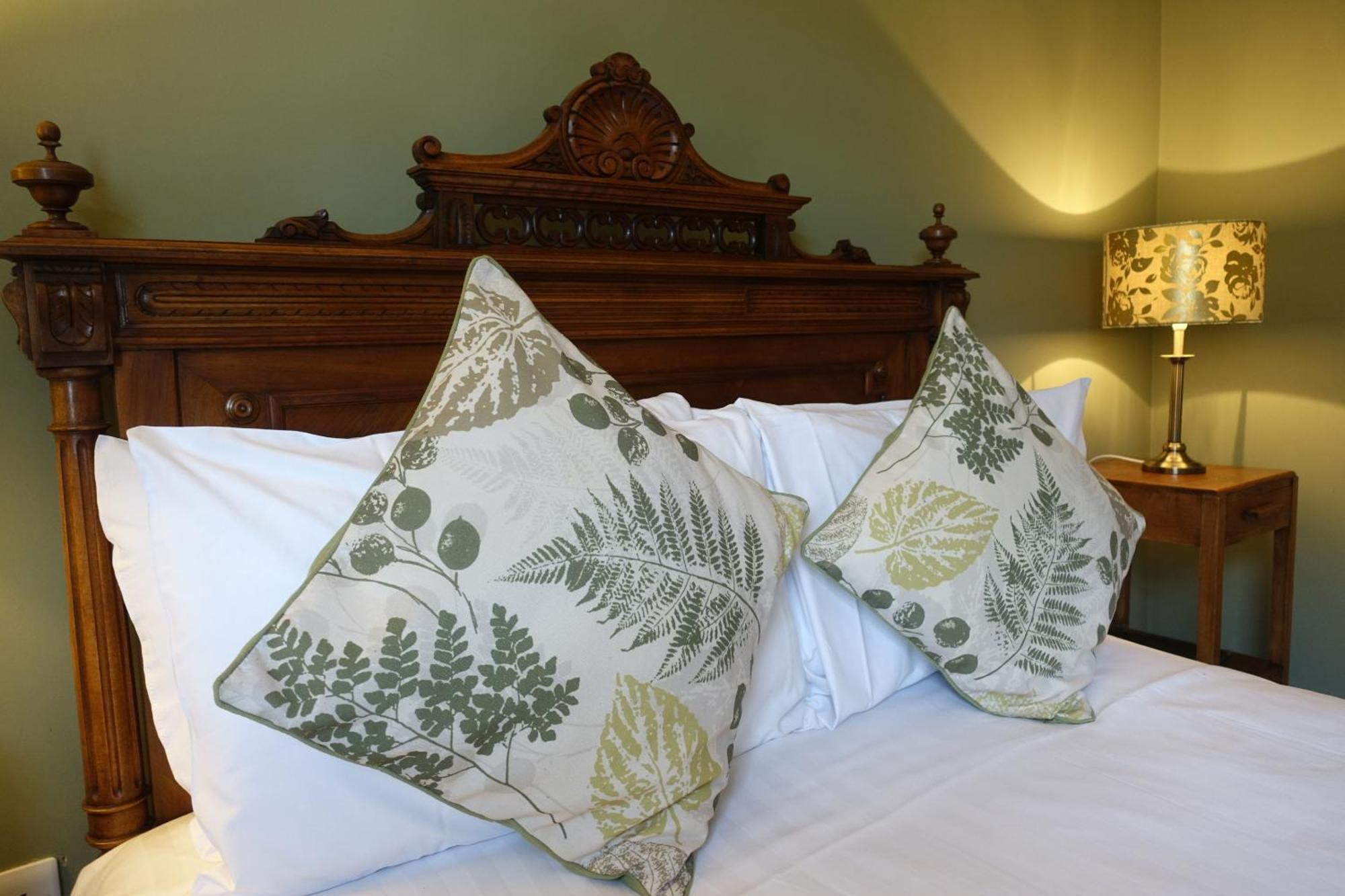 One Holyrood Hotel & Cafe Newport  Room photo